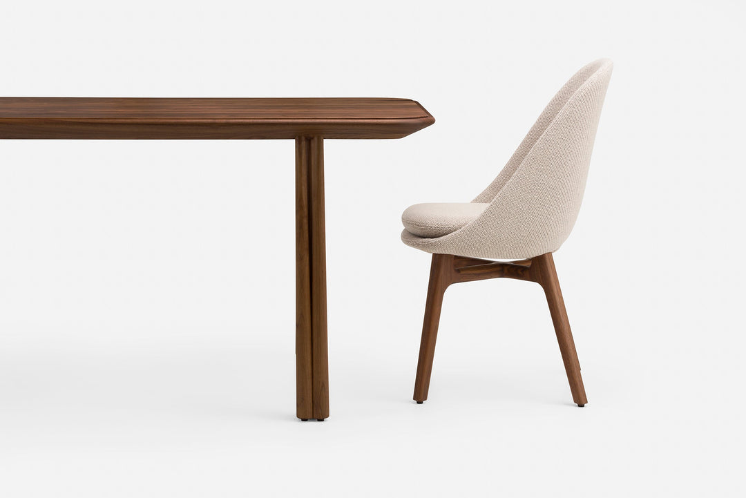 DANISH OILED WALNUT (MODEL: L + SOLO CHAIR IN CODA 2 232)
