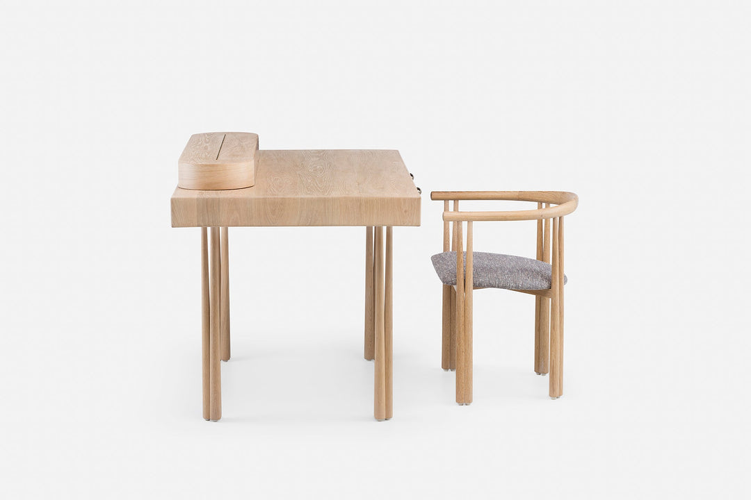 WHITE OILED OAK (+ ELLIOT DRESSING TABLE + ELLIOT CHAIR)