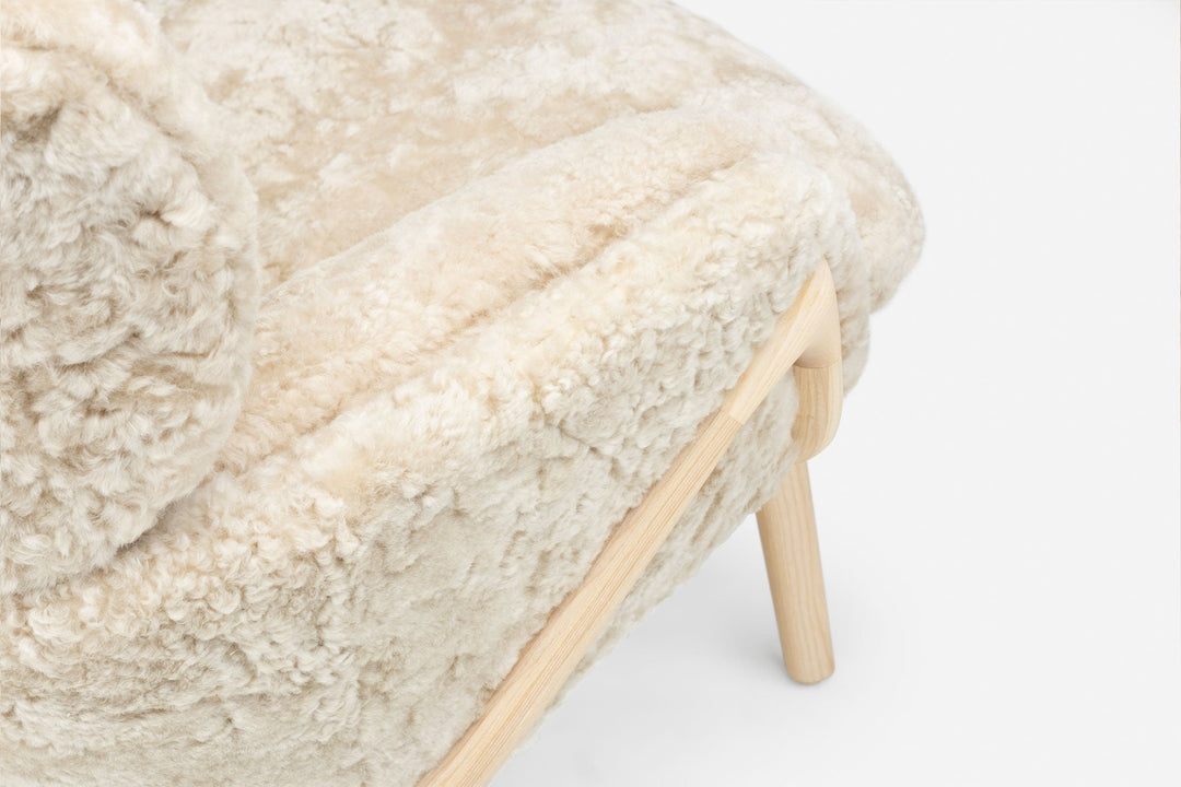 WHITE OILED ASH & MOHAWI CURLY SHEEPSKIN