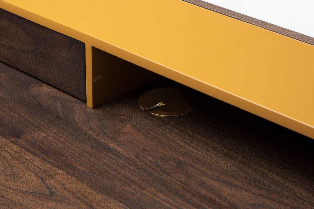 BLACK OILED WALNUT & OCHRE GLOSS HDF
