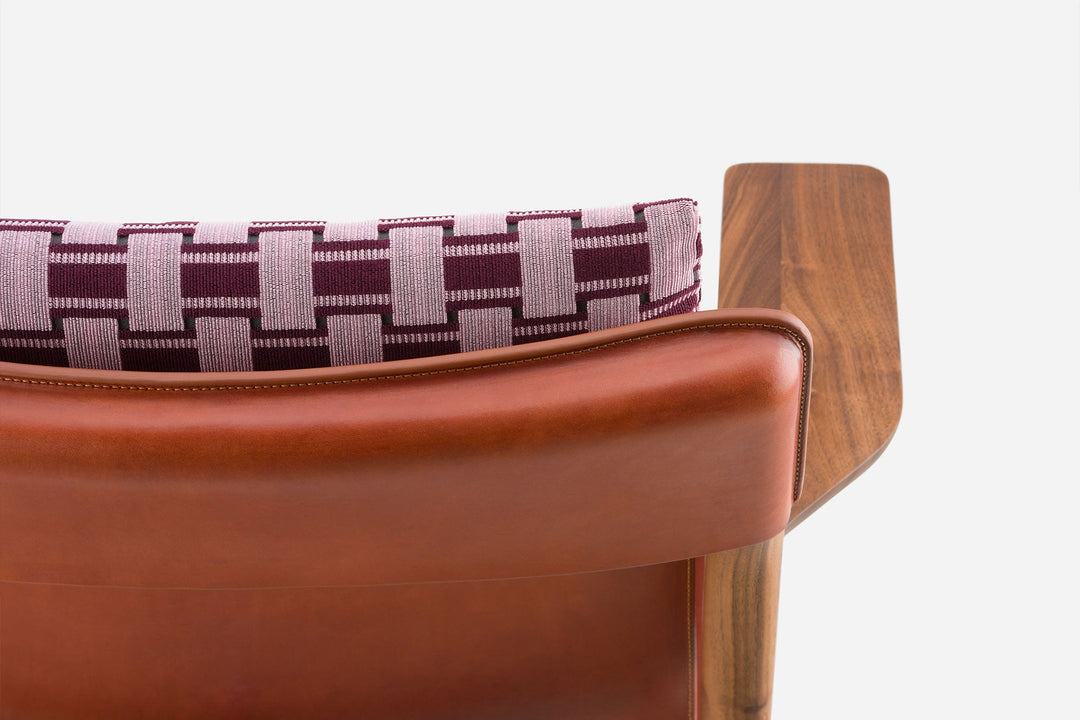 DANISH OILED WALNUT & DARK TAN LEATHER & ZADE 660