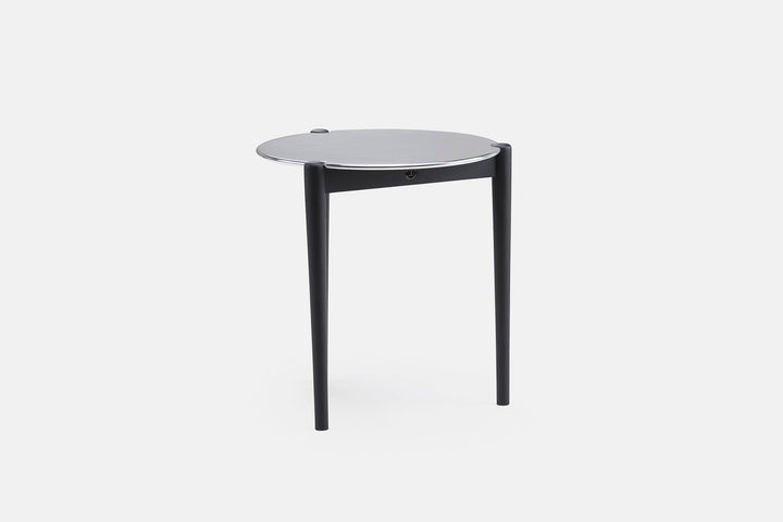 BLACK STAINED ASH & ALUMINIUM (MODEL:S)