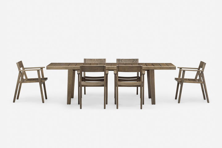 BLACK OILED EUROPEAN OAK (+ 98.6°F OUTDOOR TABLE)